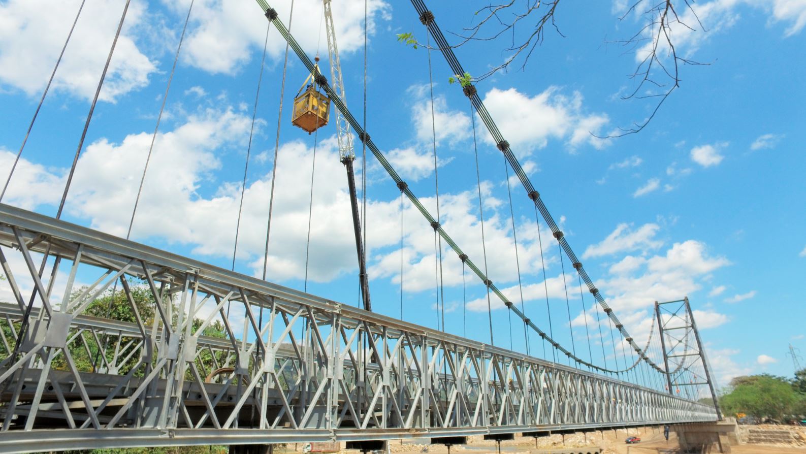 Villavicencio, 03 de abril de 2019. Entre el 8 y el 16 de abril se presentarán restricciones en la movilidad en el sector El Charte, por la ejecución de trabajos de mantenimiento en el puente vehicular provisional INVÍAS 2, localizado en el PR 91+000 de la Ruta Nacional 6512, que actualmente permite el tránsito en […]