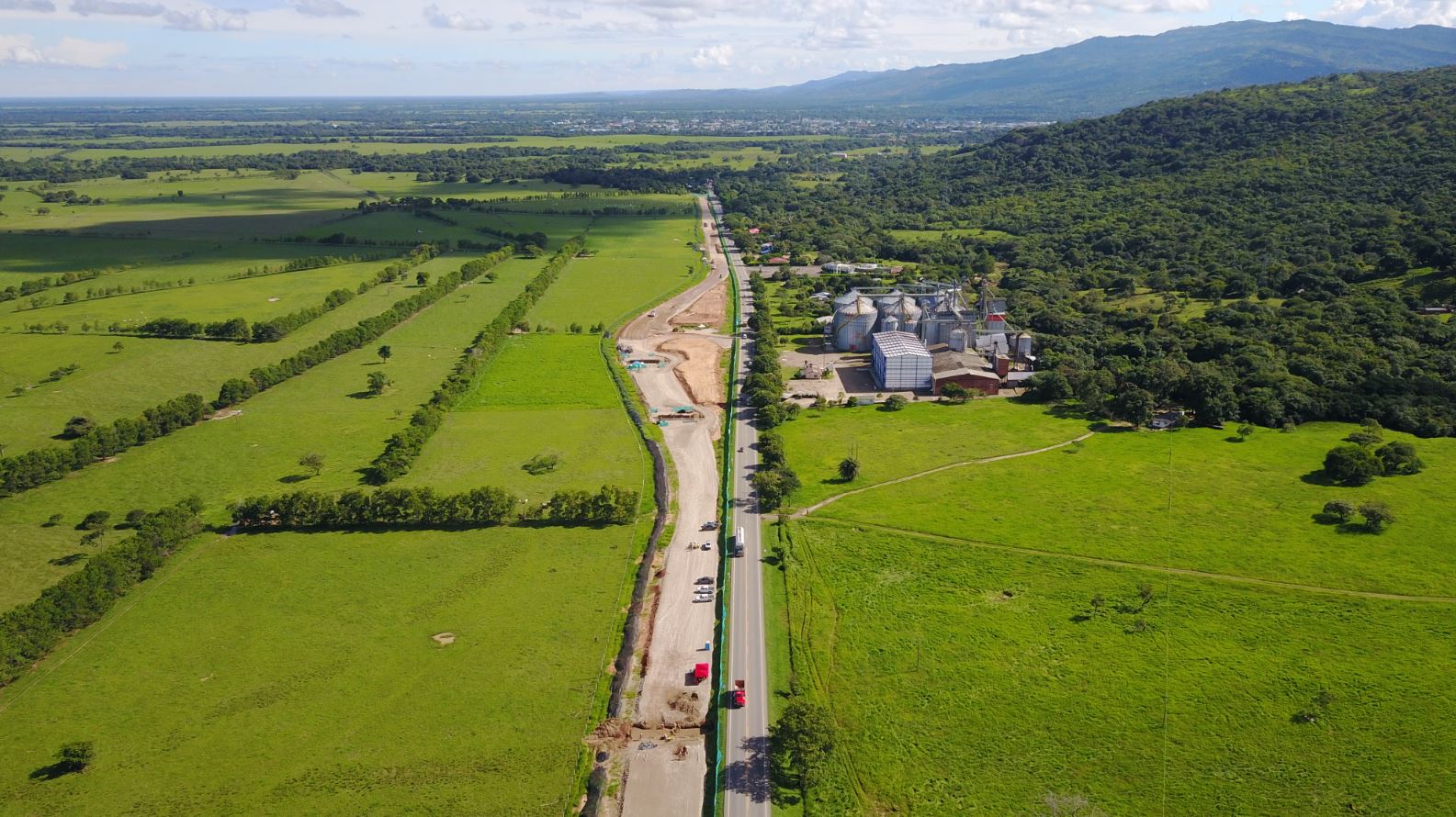 Yopal, 12 de julio de 2019 (@ANI_Colombia) El corredor concesionado por la Agencia Nacional de Infraestructura (ANI) entre Villavicencio y Yopal es estratégico en las rutas alternas priorizadas por el Gobierno Nacional que atienden la contingencia del cierre de la vía Bogotá – Villavicencio. Allí actualmente la Concesionaria Vial del Oriente (Covioriente) ejecuta obras que […]