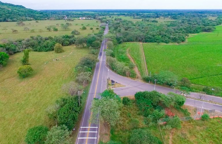 Paso controlado en la entrada a Aguazul, por traslado temporal del Monumento al Coleo