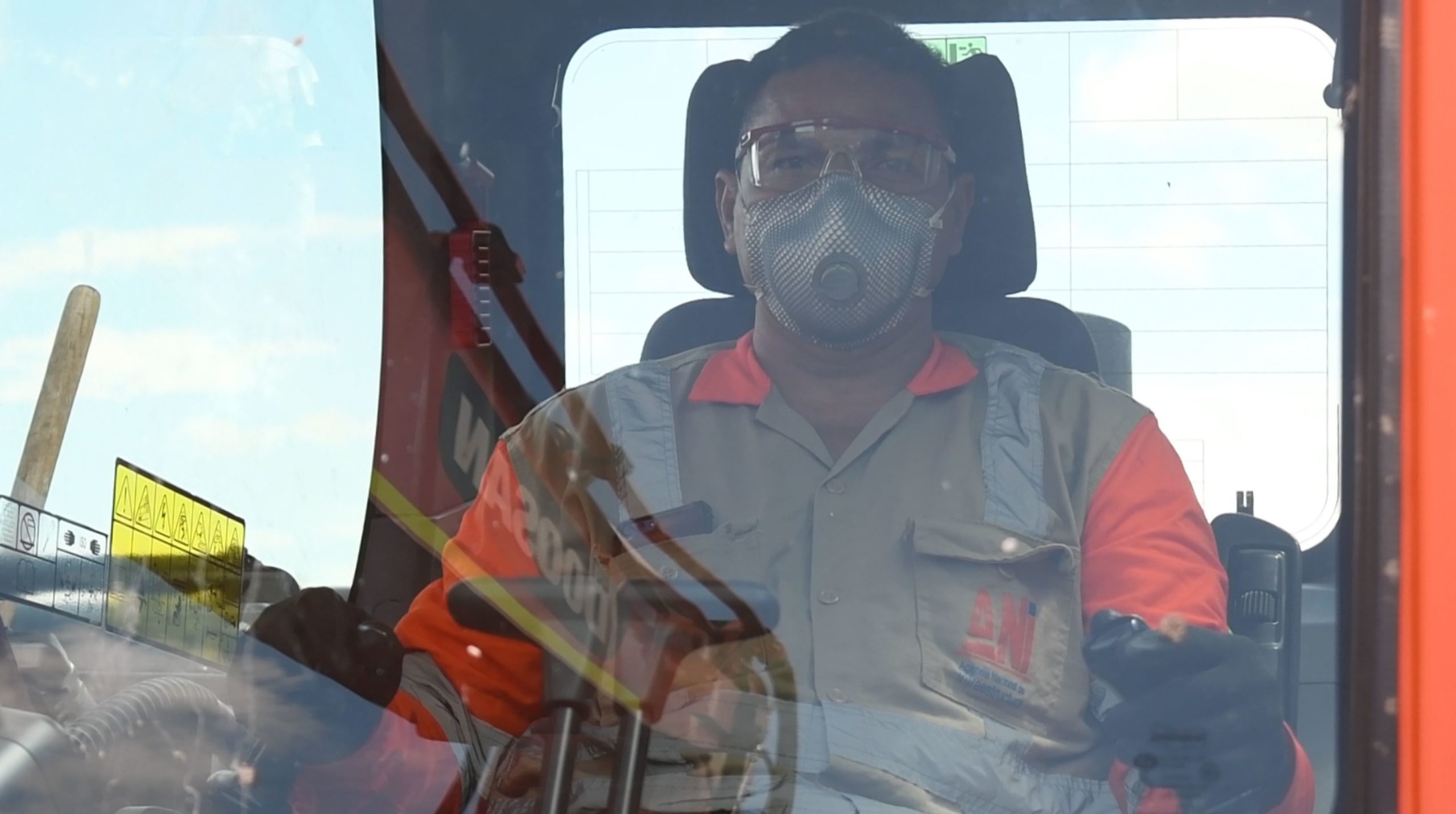 Covioriente, concesionaria encargada del proyecto, inició la reactivación gradual de sus obras el pasado 23 de abril con una coordinación conjunta con gobernaciones y alcaldías, acatando los protocolos de bioseguridad para proteger la salud de trabajadores y habitantes de la región.  &nbsp; Villavicencio, 14 de mayo de 2020. Desde el día en que el gobierno [&hellip;]