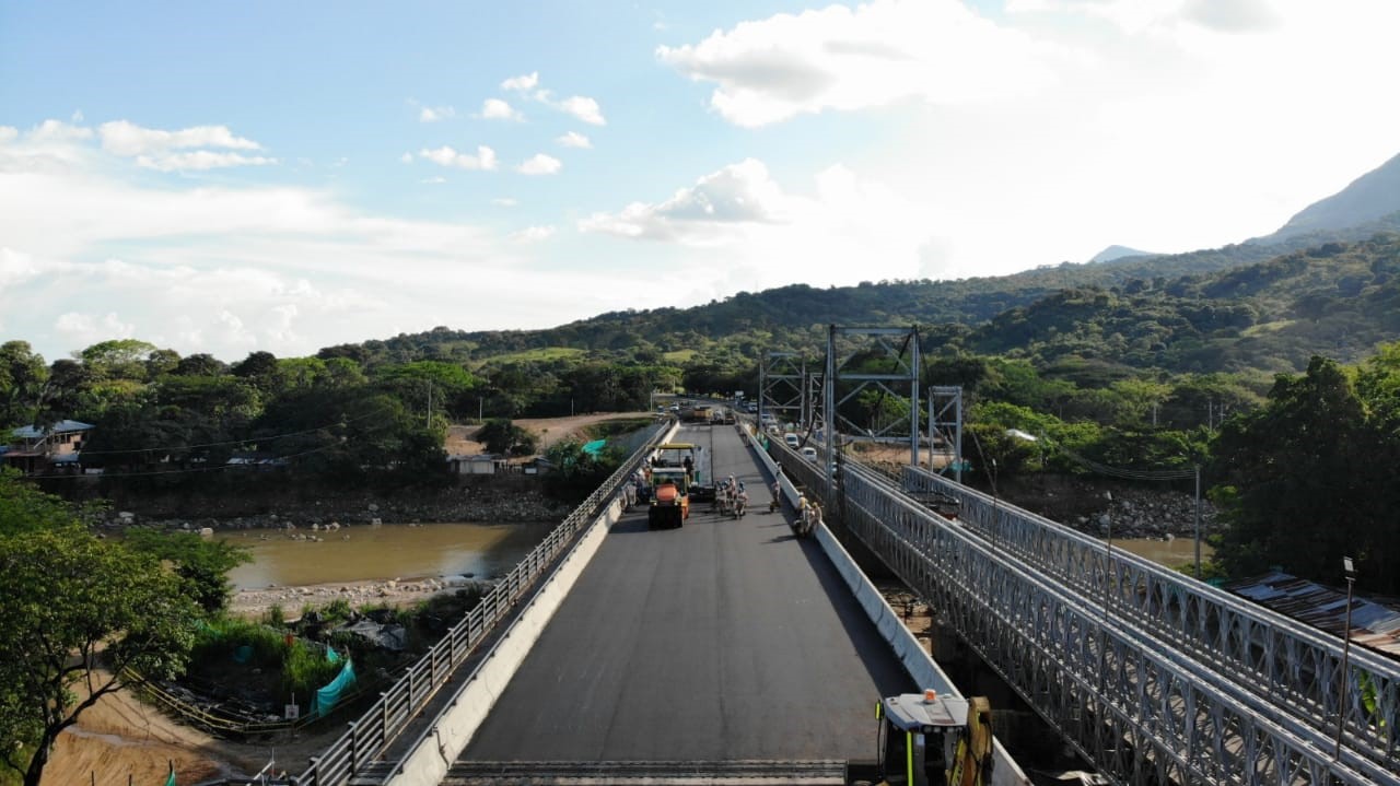 Puente definitivo Calzada Nueva y Puente Provisional INVÍAS 1: la prueba de carga del nuevo puente sobre el río Charte (calzada derecha) requiere del aislamiento de vibraciones que puedan alterar los resultados del diagnóstico técnico.   Yopal, 7 de septiembre de 2020. La Concesionaria Vial del Oriente informa a los usuarios del corredor vial que […]