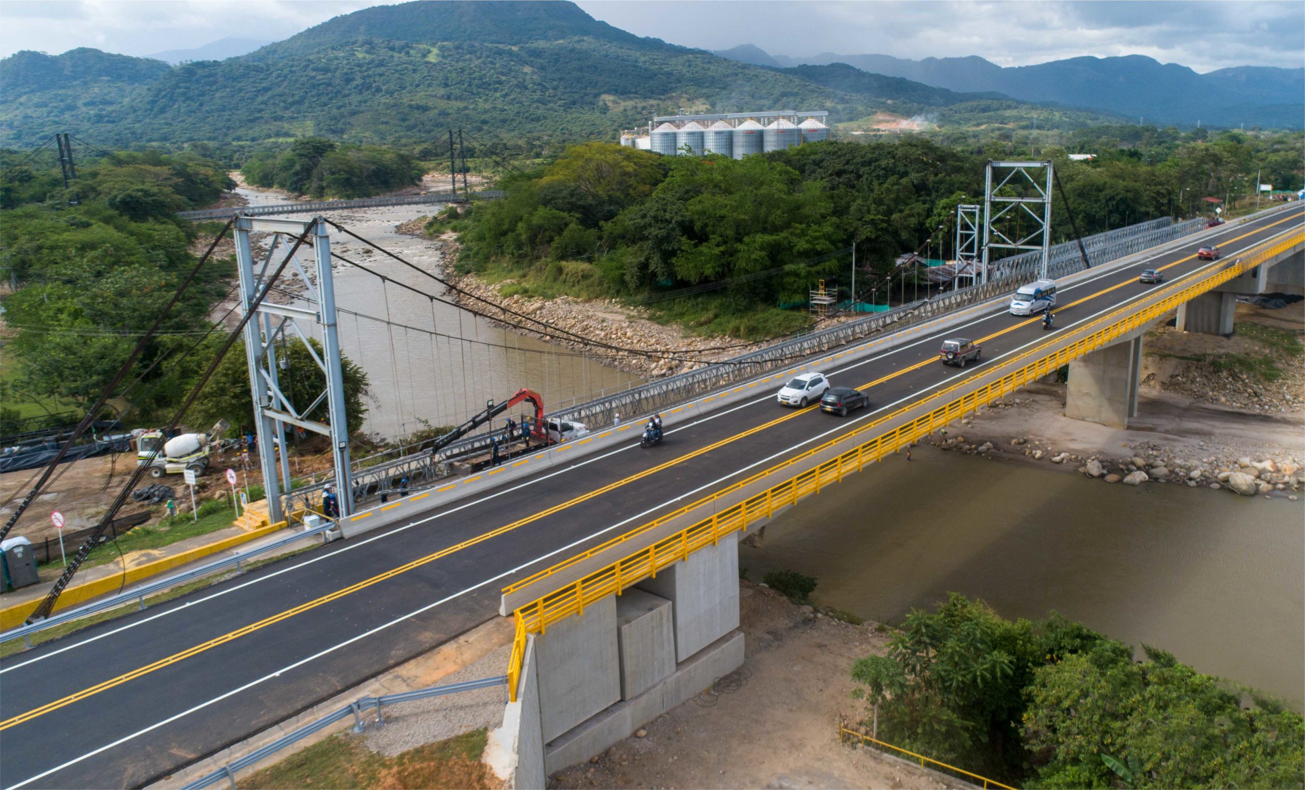 • El nuevo puente en el sector El Charte, entre Aguazul y Yopal en Casanare, mejoró la movilidad en la zona, sin embargo, los límites de peso y dimensiones de los vehículos de carga siguen rigiéndose según la normatividad de orden nacional. &nbsp; Yopal, 23 de septiembre de 2020. La Concesionaria Vial del Oriente se [&hellip;]