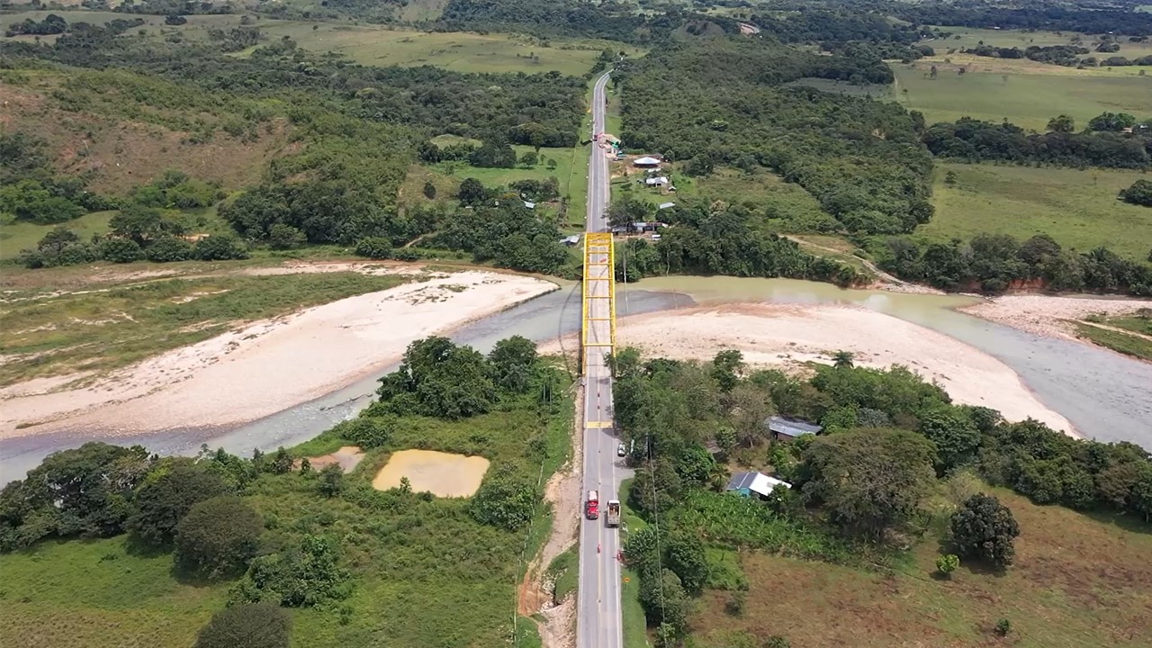 Monterrey, 25 de octubre de 2020. Durante 4 horas se realizarán labores de mantenimiento al puente vehicular Chitamena, ubicado en el kilómetro 38 de la ruta nacional 6512 en el tramo Monterrey – Tauramena.   Las actividades a ejecutar en la estructura restablecerán las condiciones del tablero por donde circulan los automotores. El cierre total […]