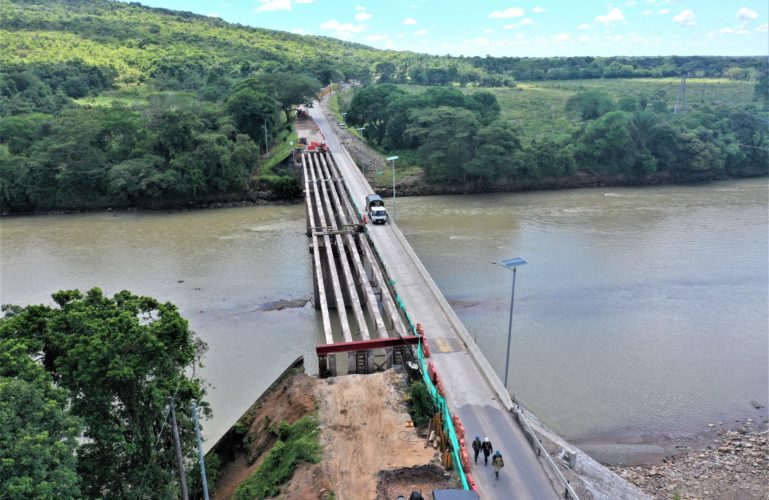 Restricciones vehiculares nocturnas en el puente sobre el río Humea