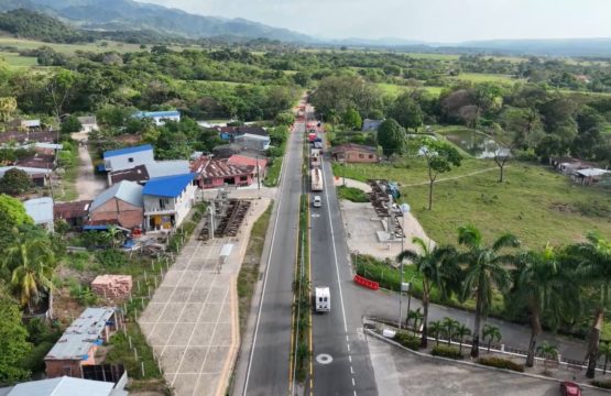 Restricciones vehiculares nocturnas entre Villanueva y Monterrey por izaje de viga de un nuevo puente peatonal