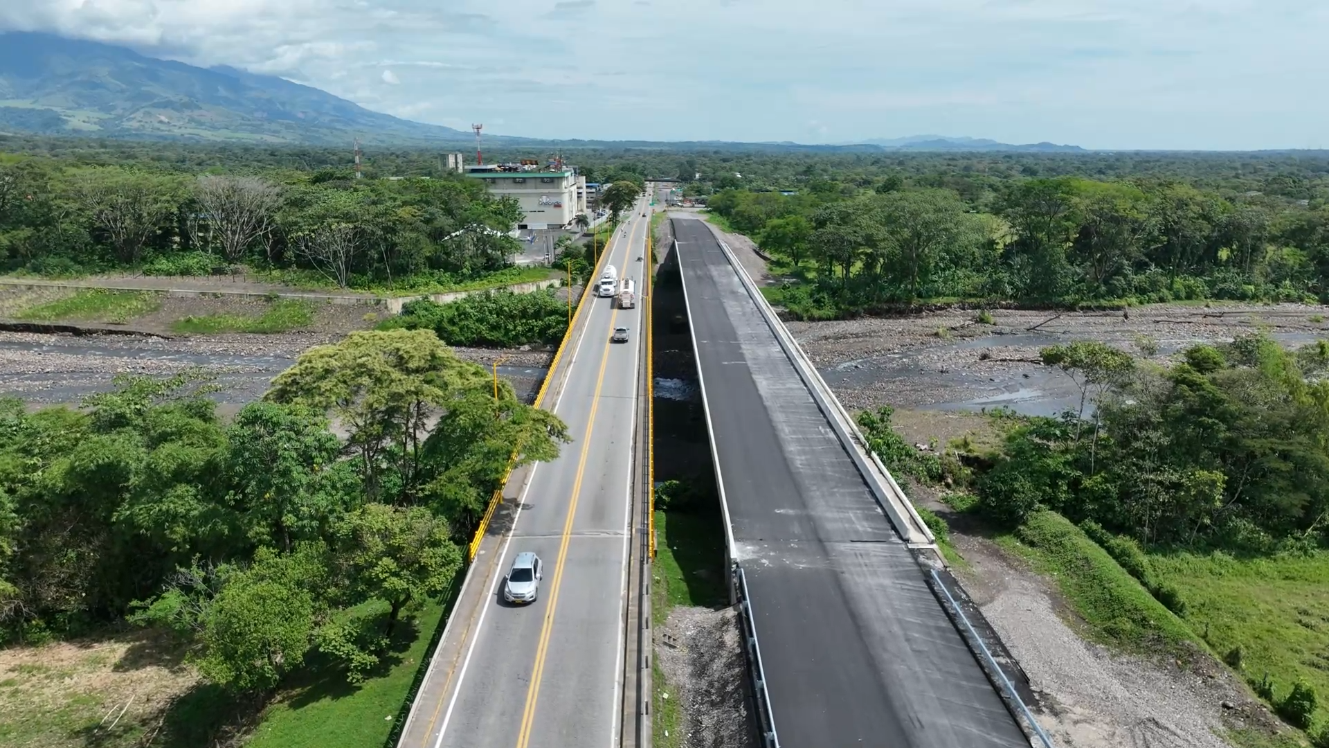 Villavicencio, 1 de diciembre de 2023. La Concesionaria Vial del Oriente – Covioriente, informa que el próximo martes 5 de diciembre, se presentarán restricciones en la movilidad sobre la calzada izquierda (sentido Villavicencio – Cumaral) para realizar pruebas de carga en 3 puentes vehiculares de este tramo, unidad funcional 1 del proyecto vial.    Las […]