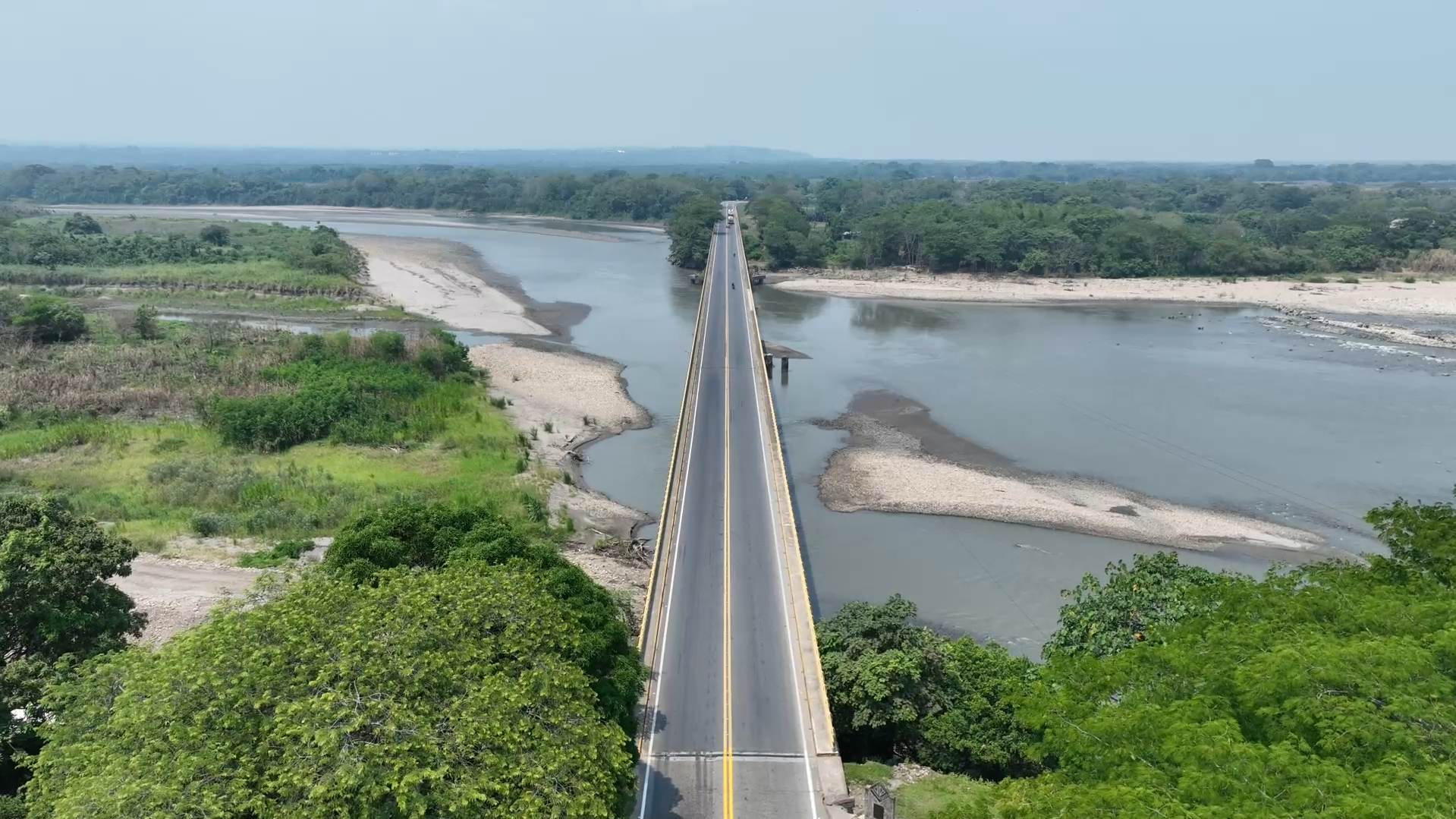 Villavicencio, 30 de abril del 2024. La Concesionaria Vial del Oriente – Covioriente, informa que desde este jueves 2 de mayo se presentarán pasos controlados a un carril al puente vehicular sobre el río Upía ubicado en el kilómetro 105+500 de la ruta nacional 6510, para realizar labores de mantenimiento de la estructura.   Estas […]