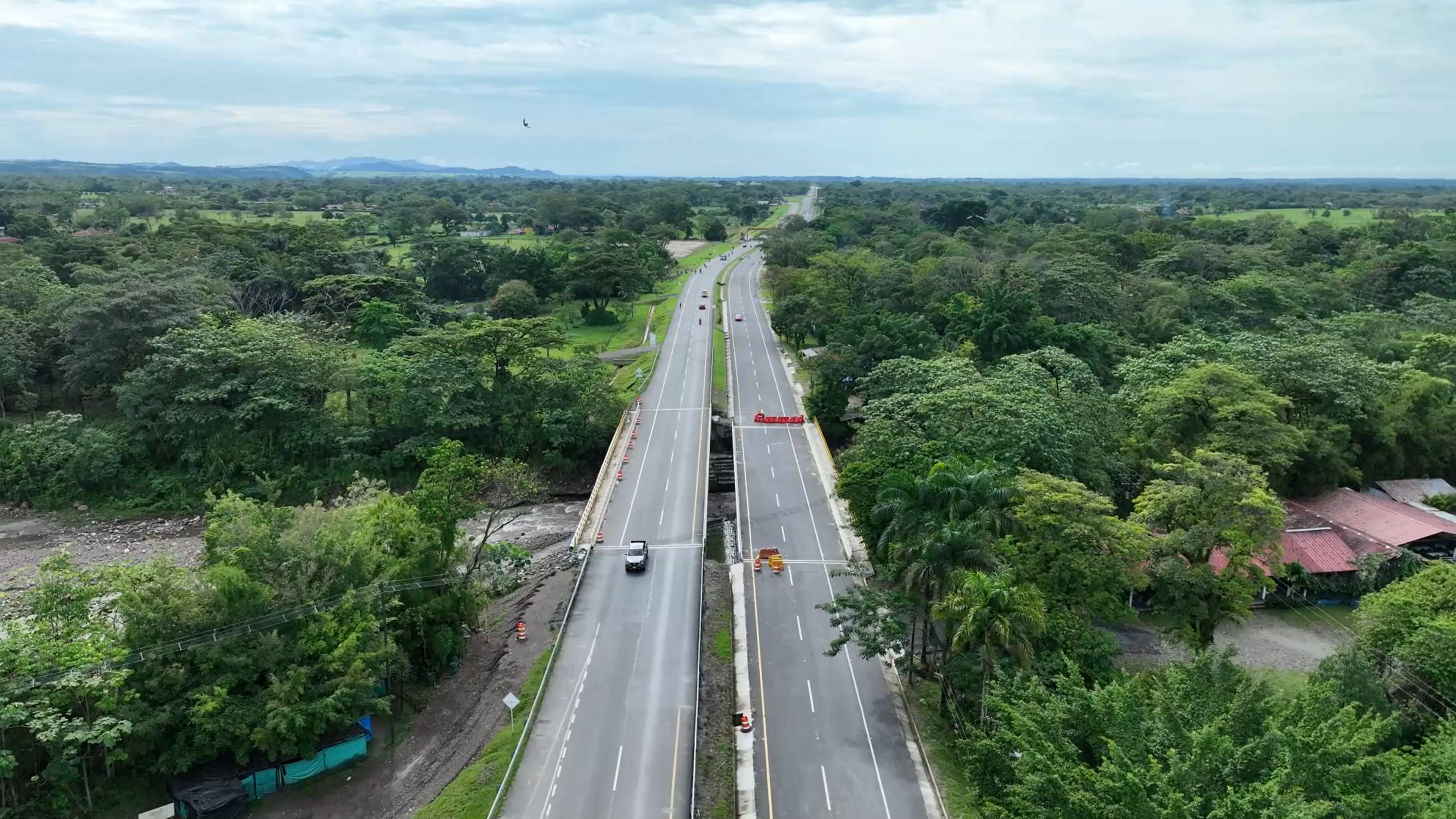 Villavicencio, 13 de junio del 2024. La Concesionaria Vial del Oriente – Covioriente, informa que este viernes 14 de junio se presentarán novedades en la movilidad del corredor vial concesionado para llevar a cabo las pruebas de carga en los puentes vehiculares Pilatos, Chavicure y Caney (calzada izquierda y derecha), ubicados sobre la vía Villavicencio […]